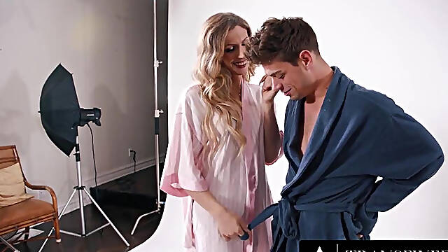 Sexy Blonde Jade Venus gets Raw Assfucked by Hot Stud During Photoshoot