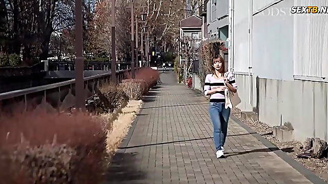 (RM) Newly Married Delivery Woman - Riko Hoshino