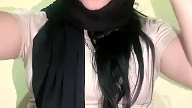 Jilbab Tobrut Keasyikan Colmek