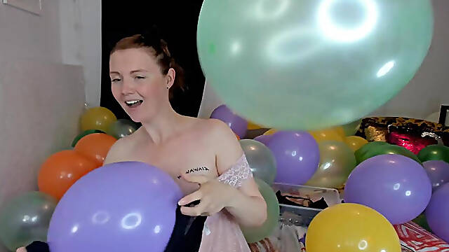 Balloon Party - Domi Insertion + Squats