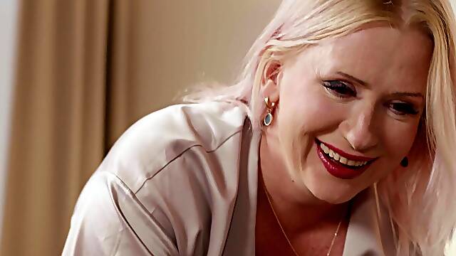 Mature beauty reverse rides son's pecker and craves sperm on face