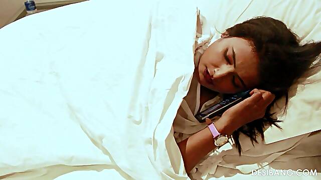 Loud hardcore for a thick Indian mom in homemade sextape