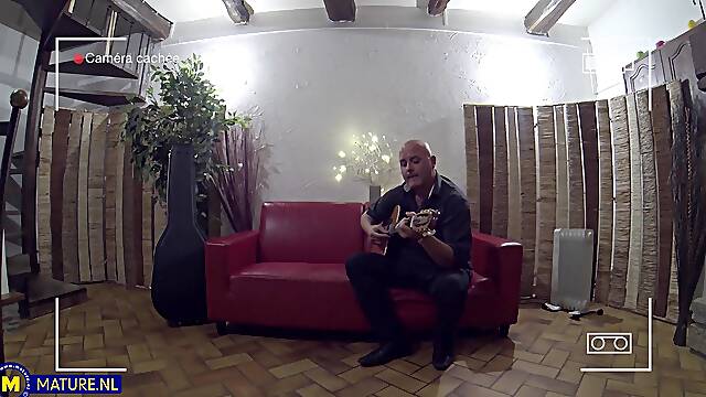 Hidden cam sex shows BBW in her late 40s fucking with her son