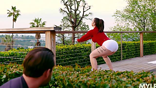 Round assed Ivy Labelle would do anything to please her lover