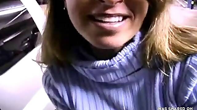 Secretary blowing her boss at the parking lot - great facial