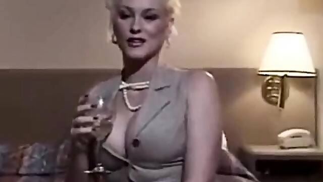 Anna Nicole Smith Fucks BBC In Hotel Room