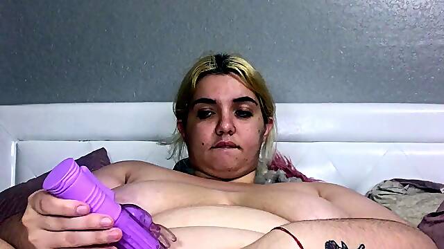 Amateur brunette ariana marie solo toying