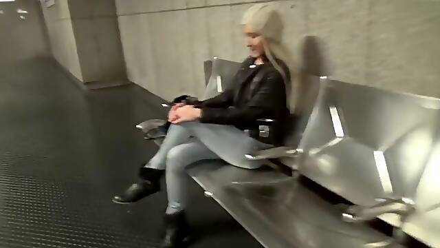 Lena-Loch - Bahnhofshure! Vollgewixxxt and benutzt!