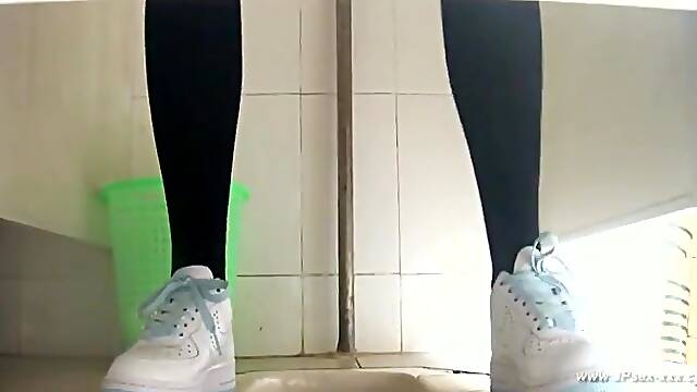 Chinese girls go to toilet.28