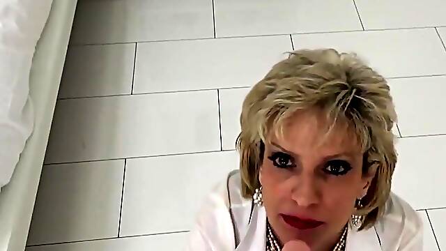 Unfaithful british milf gill ellis flaunts her heavy titties