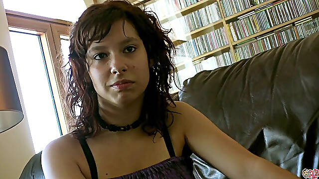 Nerdy latina picked up for a hardcore penetration
