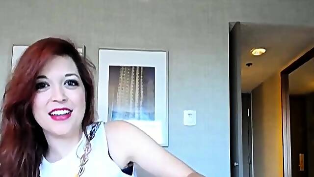 Tessa Fowler Amateur Hotel Guest with Big Assets