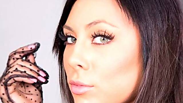 Glamorous babe in stockings Gianna Nicole is fucking for cash