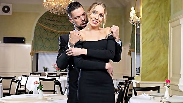 Lusty blonde in stockings Angelika Grays is enjoying hard anal fuck