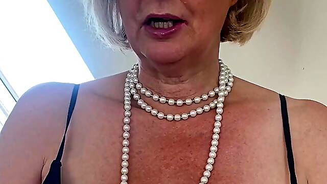 Big boobs milf masturbates with her dildo