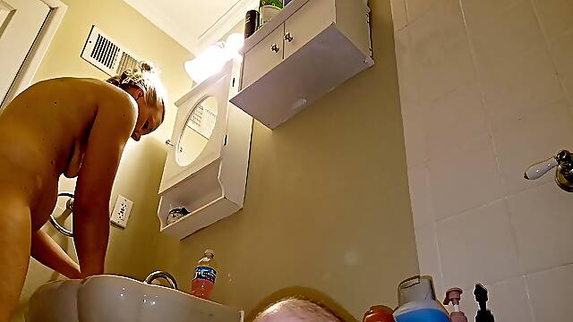 Real Wife - Real American Mormon Amazing Wife Pee
