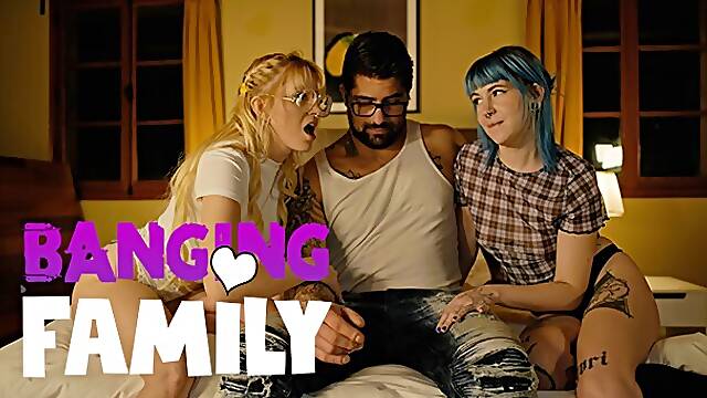 Watch bouncy hotties video