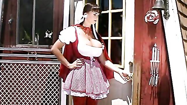 Inveigling Summer Cummings at femdom scene