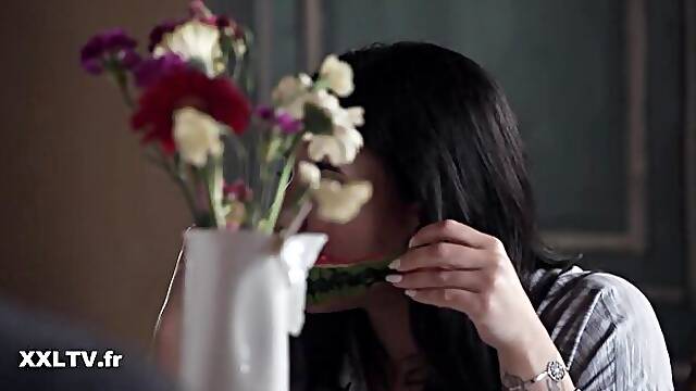 Watch glamour Chloe Duvals trailer