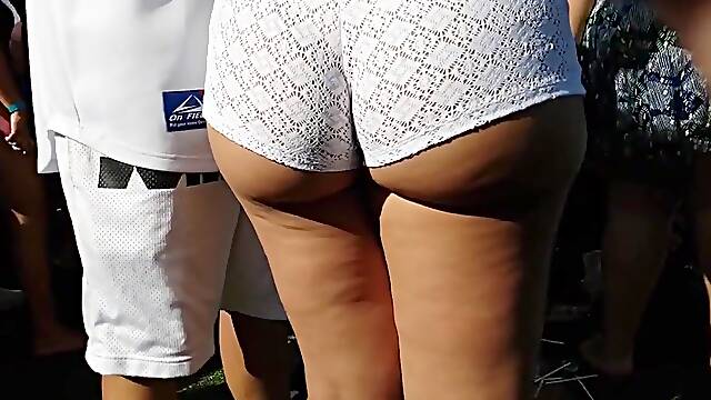 Candid Juicyy thick Latina in white shorts!!