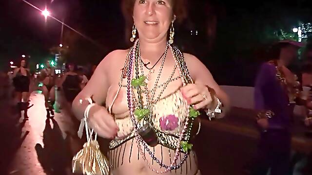 Getting tons of women to flash - DreamGirls