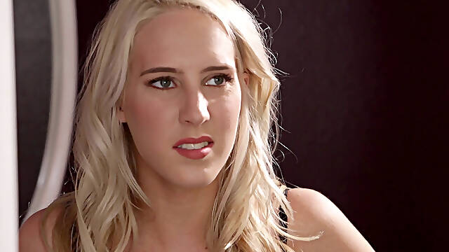 Cadence Lux joins JoJo Kiss and Veronica Vain in lesbian threesome