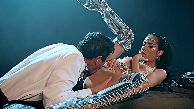 Tia Cyrus gets eaten out and fucked balls deep