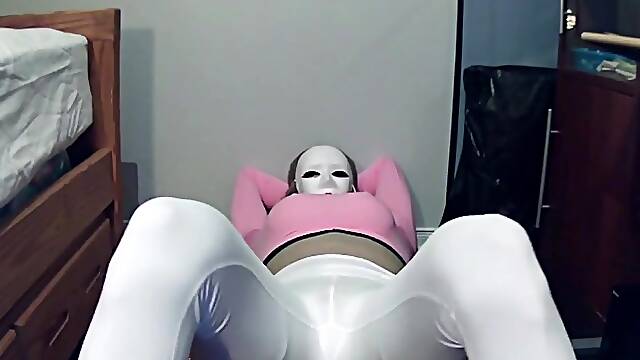 Pinkish Jane Pt1! Woman hooded in Amy and her white mask, Amy is up to no excellent tonight!