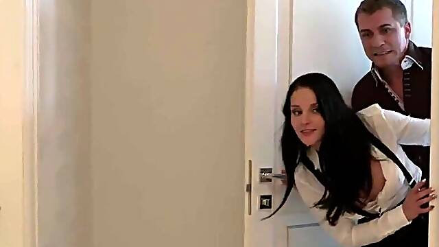 Secret Sex With Arousing Booty Babe