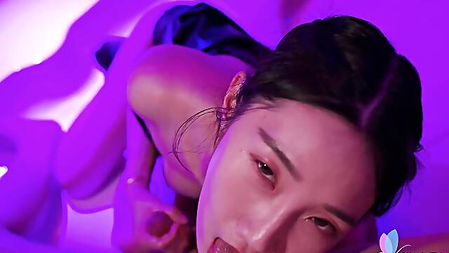 Chinese Brunette Li Er Had Hot Sex In The Bathroom