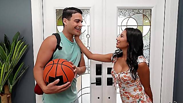 Ally Berry, Leo Valentino Fucking Her Stepsons Best Friend