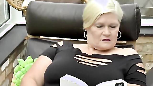 LACY STAR - Lusty British grandma railed deep and rough by younger guy (Lacey Starr)