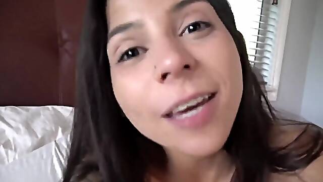 Sadie Pop In Goth Girl Emergency