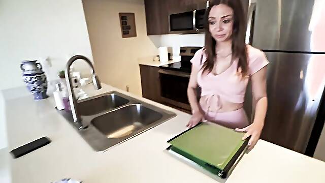 Horny Johnny pummels Havana's milf pussy and release all of his cum
