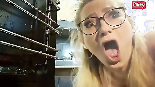 Busty Vika Viktoria Gets Stuck In The Oven & Gets Her Pussy Pounded In Doggystyle - Free Porn Video