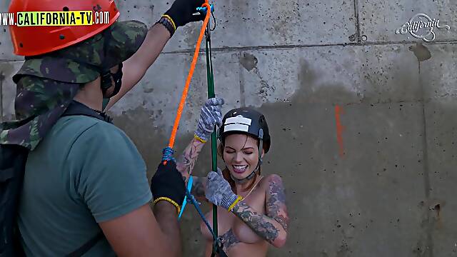 Lesbians venture naked into paradisiacal places in Brazil