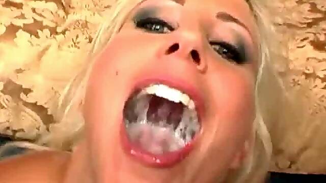 Puma Swedes svenska avsugning och ansikts