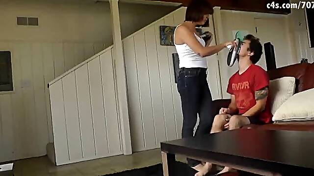Anais joie sweaty feet smelling