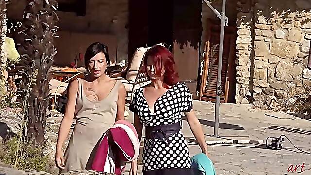 Amel Annoga and Julie Valmont like to do some very naughty stuff to each other