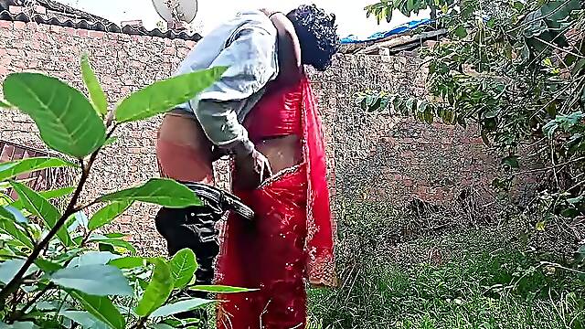 Busty Indian bhabhi gets naughty in a red saree
