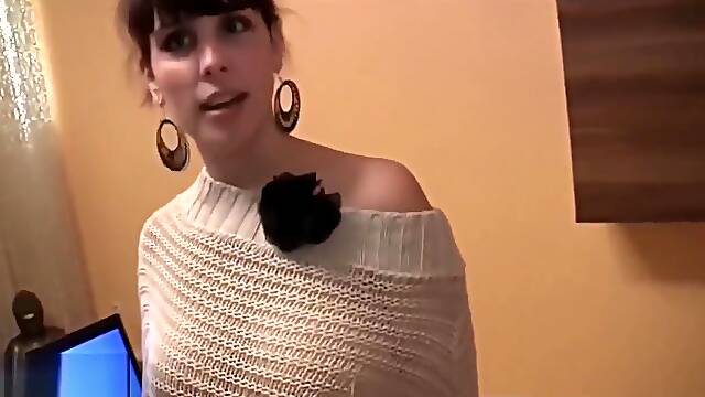 Mieterin wird vom Vermieter die Rosette zwangsgefickt