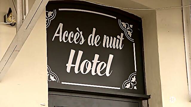 Lhotel Du Fruit Defendu Cast Louane Clark Lorenzo Viotta, Doryan Marguet With Ania Kinski, Phil Hollyday And Holly Day