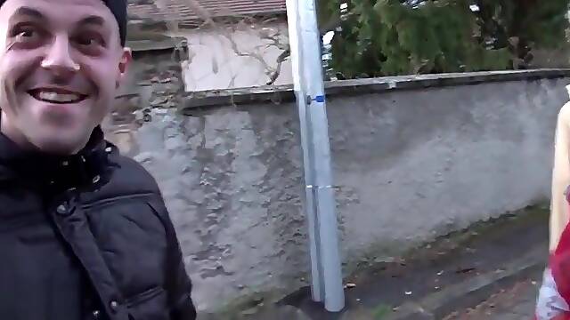 Une MILF fran&amp;amp;ccedil_aise de 35 ans aux gros seins naturels passe avec succ&amp;amp;egrave_s le casting du sexe - Femmes fran&amp;amp;ccedil_aises c&amp;amp;eacute_libataires sur un site de...