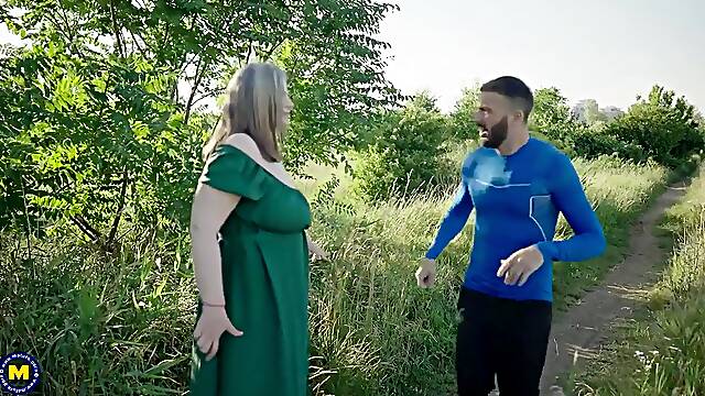 Fucking Big Breasted Thick Milf Joy Adams