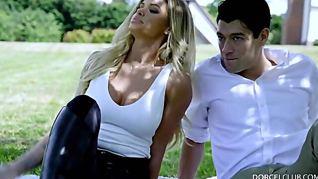 Young Guy Xander Corvus Fucks Busty Aristocrat Jessa Rhodes At The Stable