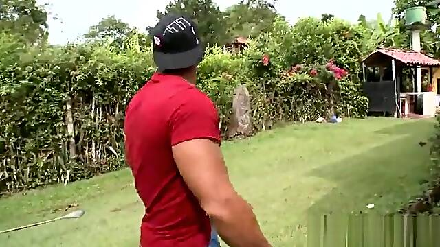 Sandra colombiana es follada por su trabajador .