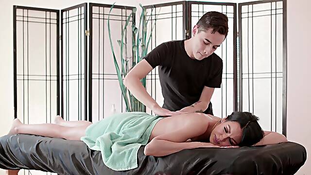 Jamie Michelle gets her asshole full of cum after a steamy massage.