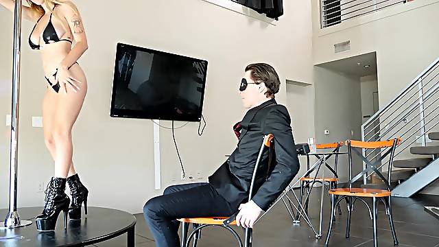 Bodacious Angel Youngs fucked after issuing a private strip show