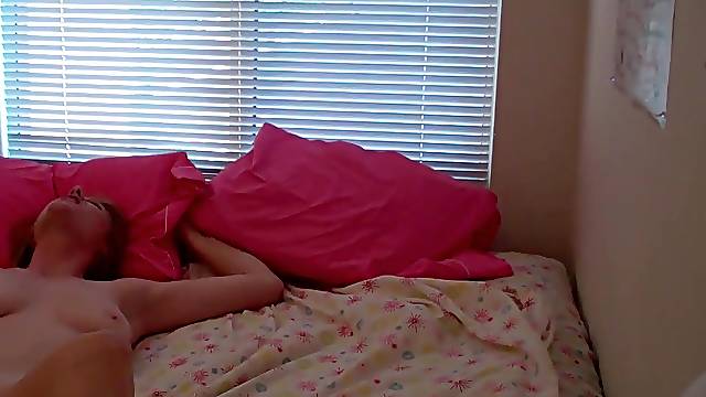 Hidden Cam Shows An Amateur Girl Getting Orgasm With Sex Toy