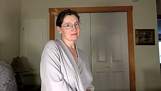 Birthday massage for step MILF in sensual bondage heat